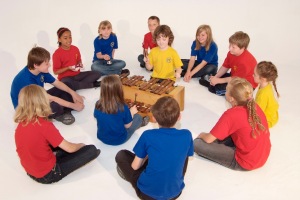 Singing game with xylophones